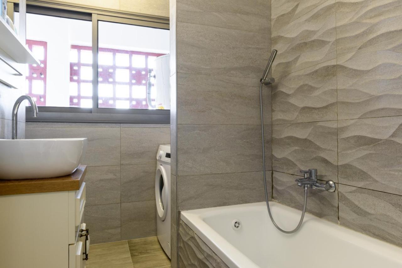 6 Ben Azariah - By Beach Apartments Tlv Тель-Авив Экстерьер фото